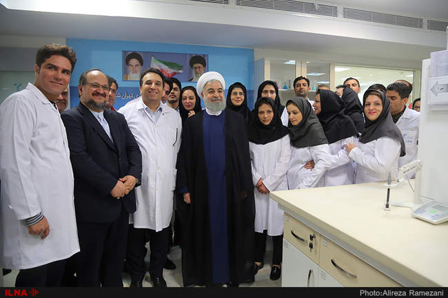 گزارش تصویری بازدید رئیس‌جمهور از شرکت داروسازی تهران شیمی