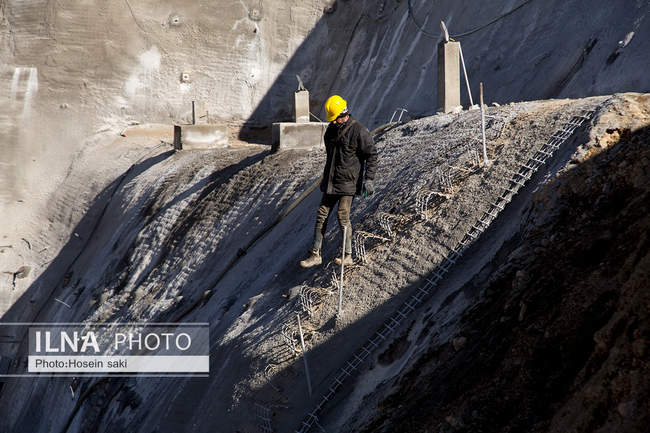 بازدید رئیس بنیاد مستضعفان از فاز ۳ آزادراه تهران شمال