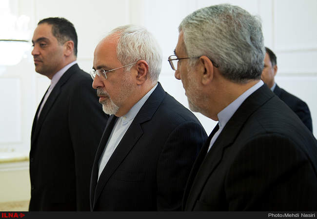 تقدیم استوارنامه آصف درانی سفیر جدید پاکستان به ظریف وزیر امورخارجه 