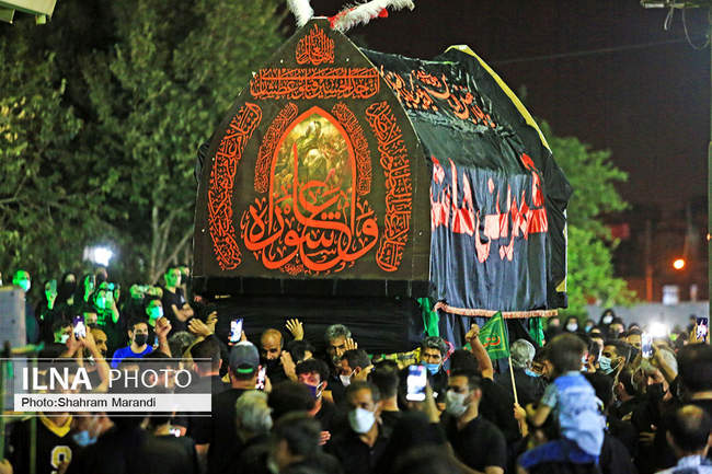 حال و هوای عاشورا در گلستان شهدای اصفهان‎