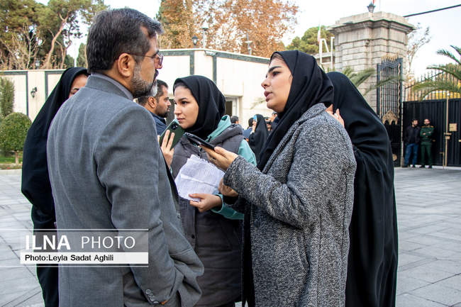 حاشیه  هیأت دولت- ۲۲ آذر 