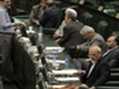 محکومان مالی ممنوع الخروج می شوند
