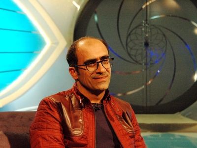 لاک قرمز تلخ هست اما سیاه‌نما نیست