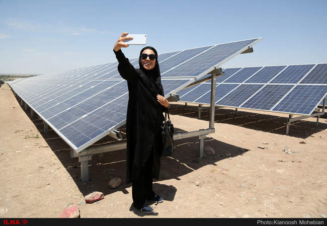 کلنگ‌زنی بزرگ‌ترین نیروگاه خورشیدی خاورمیانه در کرمان