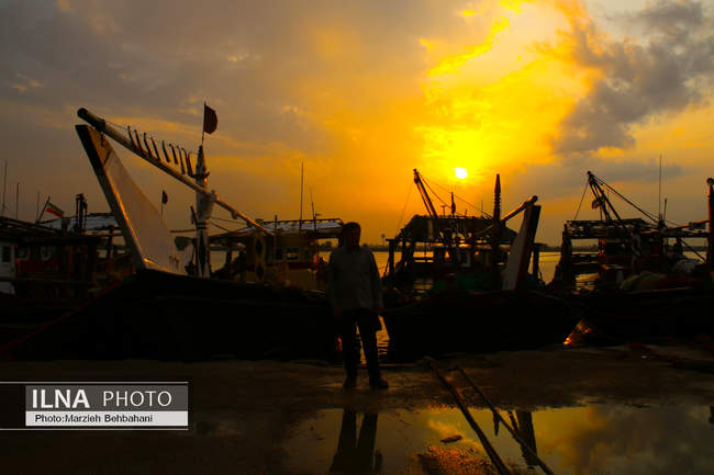 *سایه‌ی غروب در قلب آبادان؛ روایت تصویری از زندگی، نگاه و نفس‌های آخ