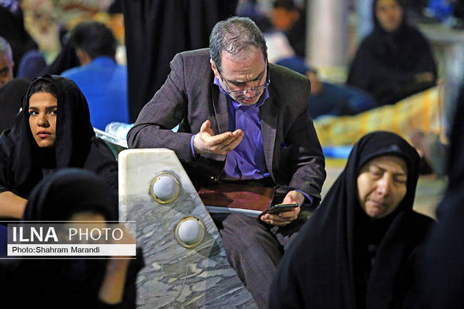 احیای شب بیست و یکم ماه رمضان در گلستان شهدا‎ اصفهان