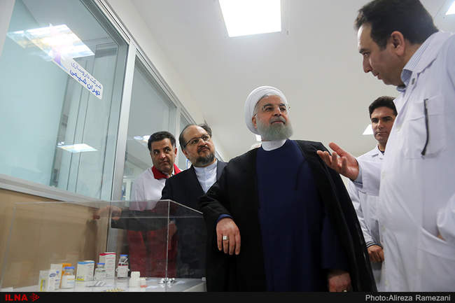 گزارش تصویری بازدید رئیس‌جمهور از شرکت داروسازی تهران شیمی