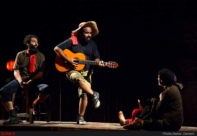 نمایش «مثل آب برای شکلات» 