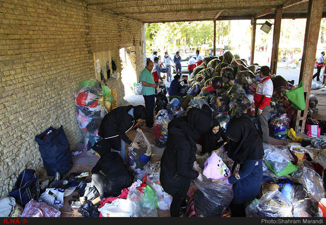 کمک های مردمی به زلزله زدگان غرب کشور-اصفهان