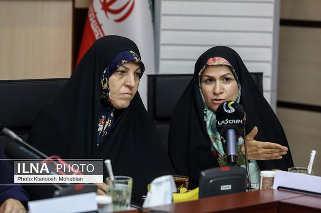 جلسه هم‌اندیشی بررسی چالش‌های بیمه زنان