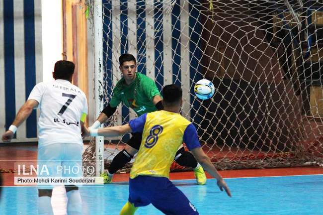 بردتیم فوتسال  گیتی پسند اصفهان  برابر فرش آرا مشهد 