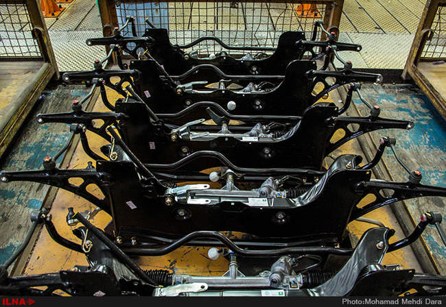 بازدید خبرنگاران از خط تولید ایران خودرو و رونمایی از خودرو هایما