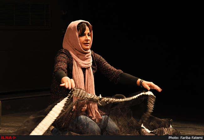 نمایش بهمن در تالار سایه شهر به روی صحنه رفت