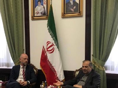 دیدار مدیرکل منطقه‌ای وزارت خارجه نروژ با خاجی درباره آخرین وضعیت گفت‌وگوهای انصارالله و عربستان سعودی