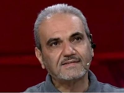 آقای جواد خیابانی با یک خداحافظی همه را خوشحال کن!
