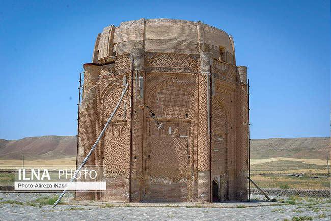 برج‌های دوقلوی خرقان شهرستان آوج 