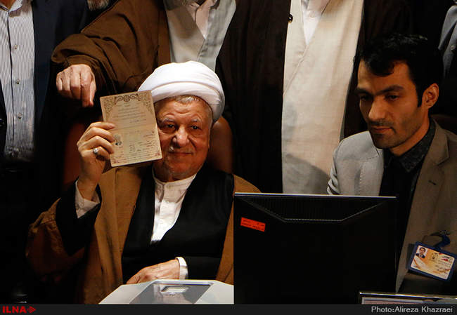 حضور آیت الله هاشمی رفسنجانی در ستاد انتخابات وزارت کشور /9