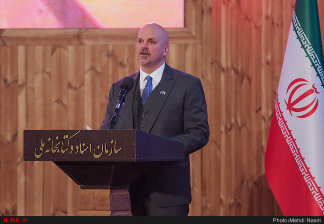 گری لوئیس