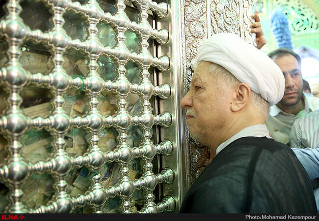 حضور آیت الله هاشمی رفسنجانی در حرم حضرت علی بن موسی الرضا (ع)