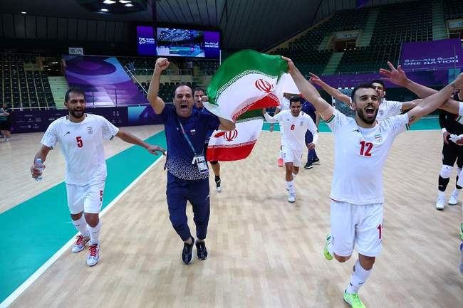 خوشحالی ملی‌پوشان فوتسال ایران پس از قهرمانی در بازی‌های کشورهای ا