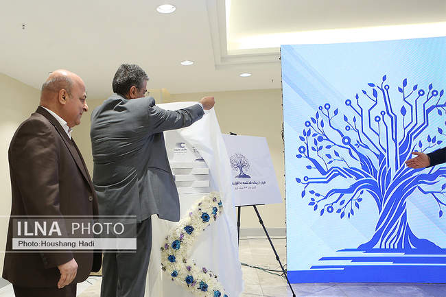 نشست رونمایی از گزارش 1403 شرکت صنایع تولیدی کروز