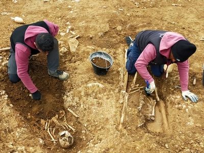 گورستانی با ۶۷ اسکلت و اشیای ارزشمند در ایتالیا کشف شد