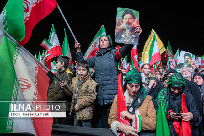 آیین وداع با پیکر شهدای ناوشکن «دنا» 