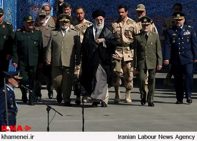 مراسم دانش‌آموختگی دانشجویان ارتش در دانشگاه ستاری