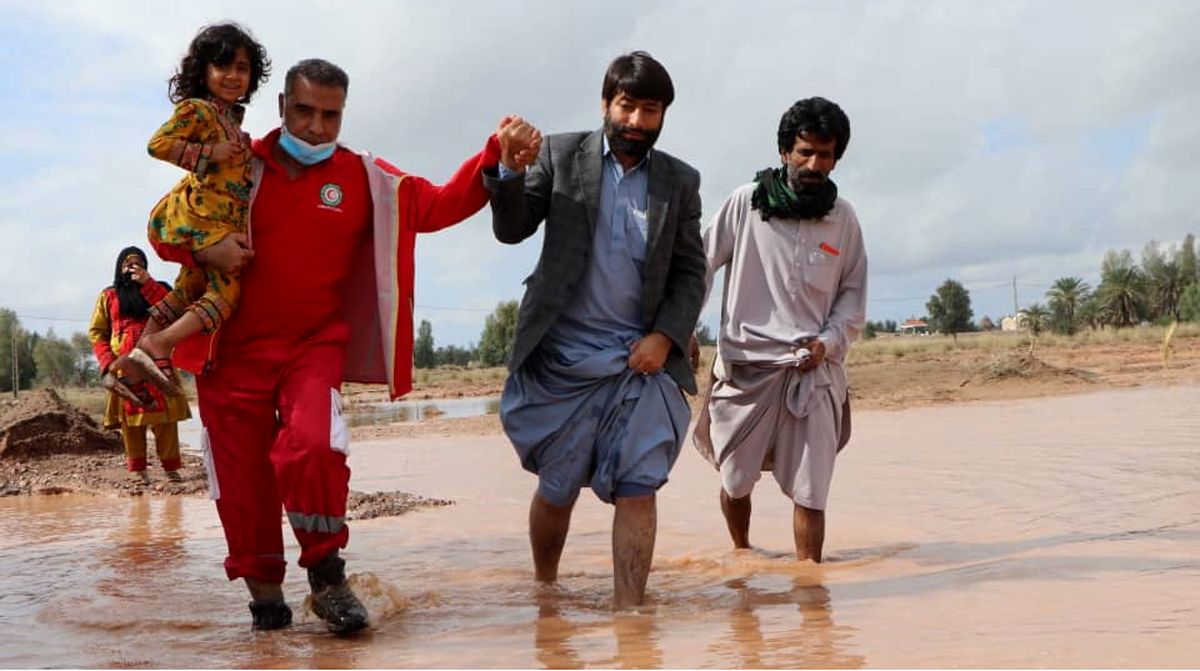 اعزام ۵۴ تیم امدادی به مناطق متأثر از سیل/ امدادرسانی به بیش از ۵۰۰ نفر