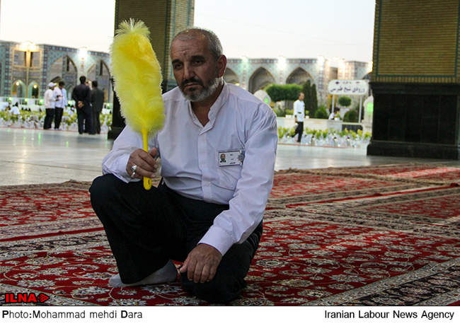 ضیافت افطاری در حرم مطهر امام رضا (ع) 