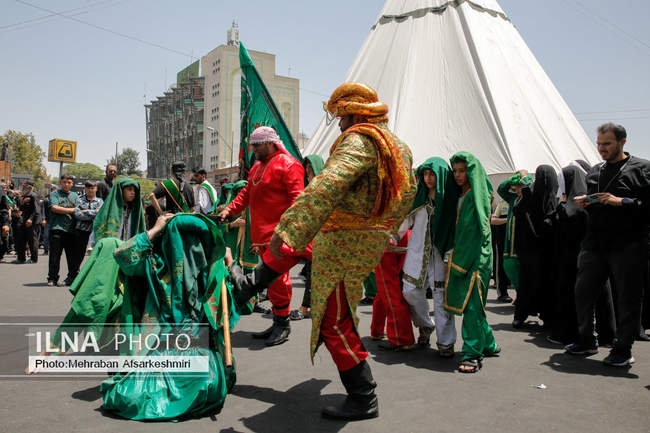 مراسم خیمه‌سوزان ظهر عاشورا در چهارراه گلوبندک تهران /2