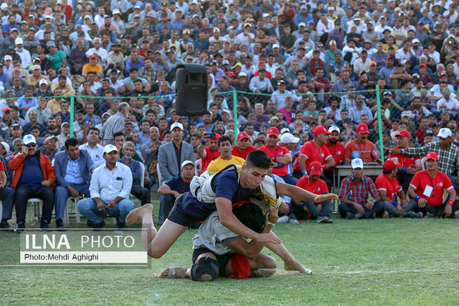 مسابقات کشتی با چوخه در رهورد قوچان