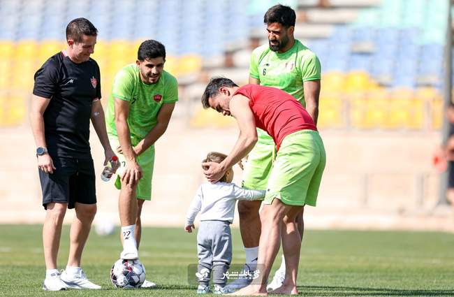 گزارش تصویری تمرین امروز پرسپولیس با یک مهمان ویژه