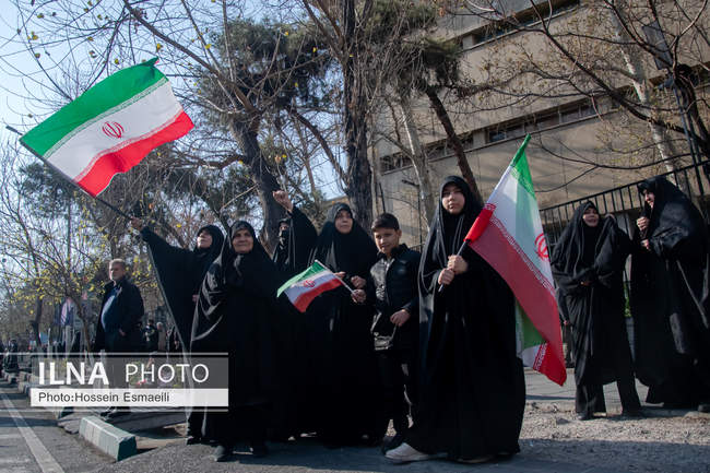  مراسم بیعت با سومین رهبر انقلاب اسلامی در تهران / 2