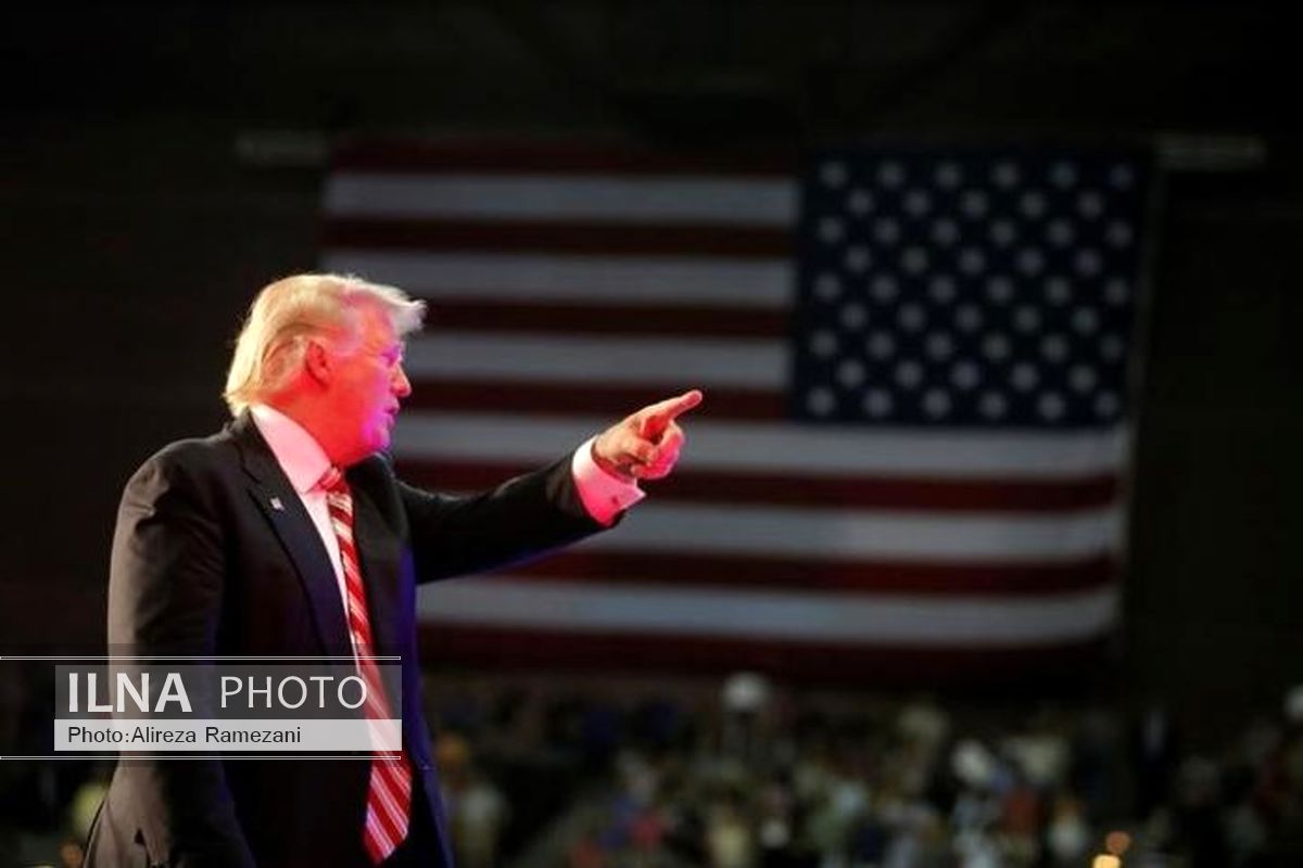 Trump closes in on Clinton's projected electoral lead

