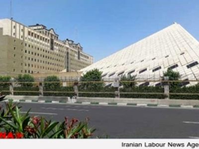تجمع مقابل مجلس برای کلاهبرداری ۴۰ میلیاردی