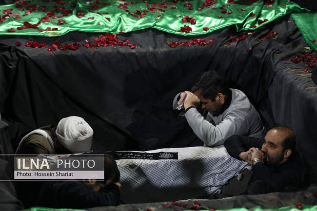تدفین سه شهید گمنام در عرصه میدان شهدای مشهد