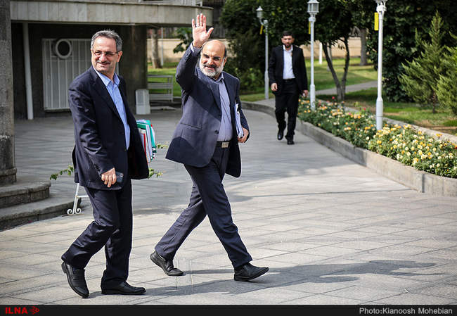 حضور طیب‌نیا در جلسه هیات دولت/ امتناع دولتمردان از پاسخگویی به خبرن