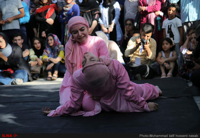 روزهای اول و دوم سیزدهمین جشنواره تئاتر خیابانی مریوان 