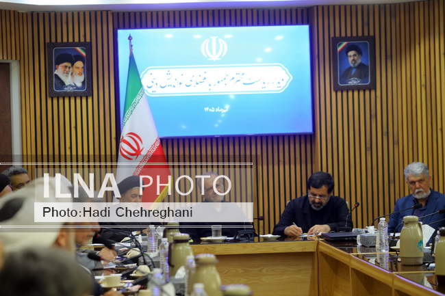دیدار رئیس‌جمهور با علما و مراجع عظام در سفر به قم