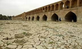 انتقال آب یک راه حل پایدار نیست/ چانه‌زنی‌های سیاسی خلاف حفظ ذخایر زیرزمینی آب 