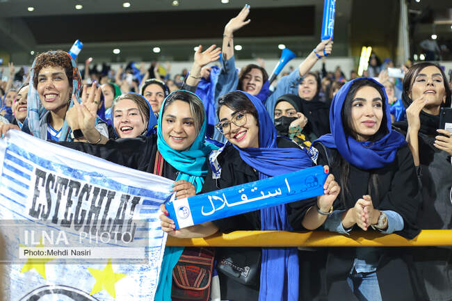  حضور بانوان در ورزشگاه ازادی