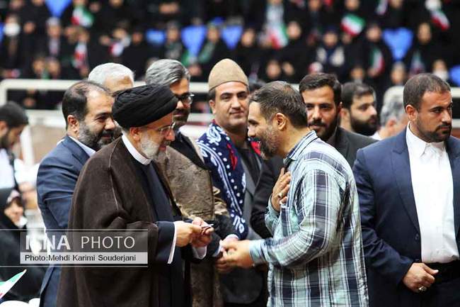 دیدار رییس جمهور با اقشار مختلف مردم در اصفهان 
