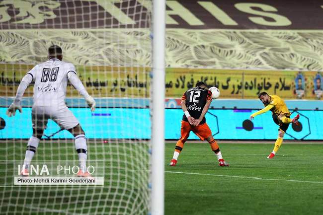 برد تیم فوتبال سپاهان  اصفهان برابر مس رفسنجان 