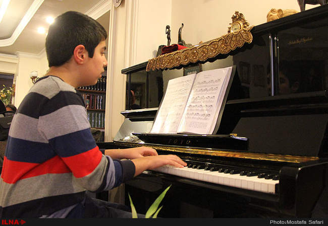 گزارش تصویری از دورهمی شب یلدا در منزل پرواز همای