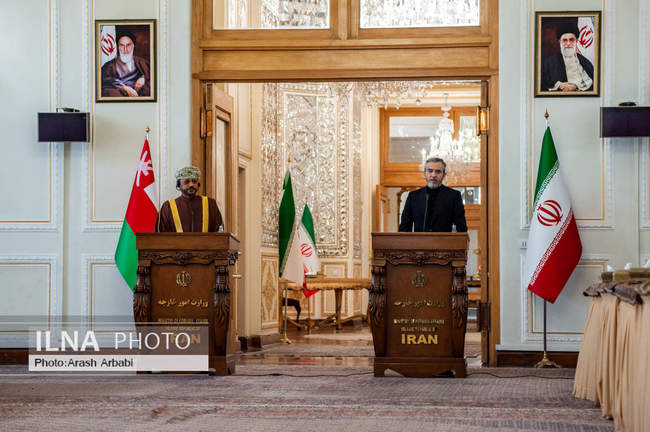 دیدار وزیر خارجه عمان با سرپرست وزارت خارجه ایران