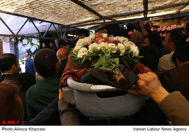 مراسم تشییع پیکر حسین قندی 