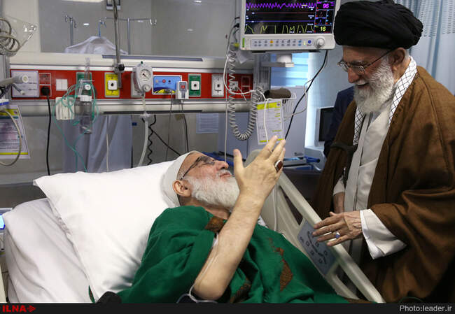 عیادت رهبر معظم انقلاب اسلامی از آیت الله هاشمی شاهرودی 
