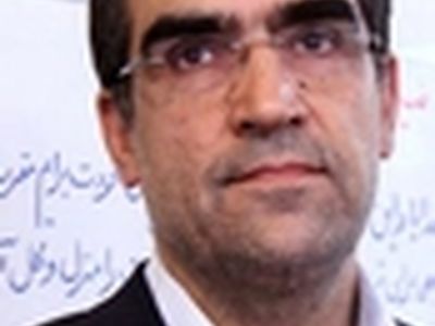 عیادت وزیر بهداشت از مدیر بیمارستان ضیائیان
