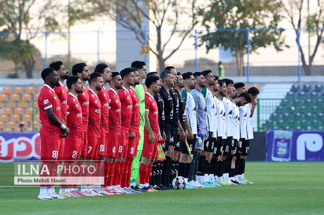 دیدار تیمهای فوتبال پرسپولیس تهران و ذوب آهن اصفهان